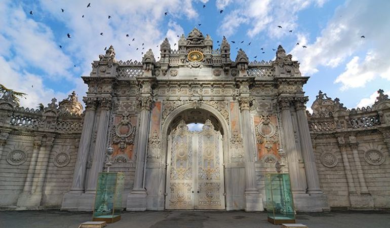 کاخ دلمه ‌باغچه (Dolmabahçe Palace)