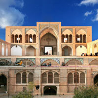مدرسه آقا بزرگ کاشان