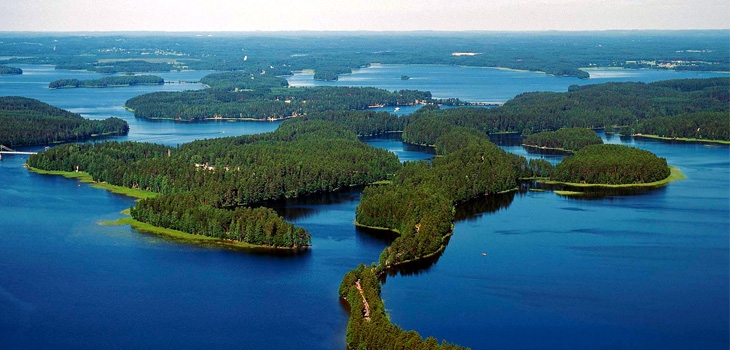 سرزمین دریاچه‌های فنلاند