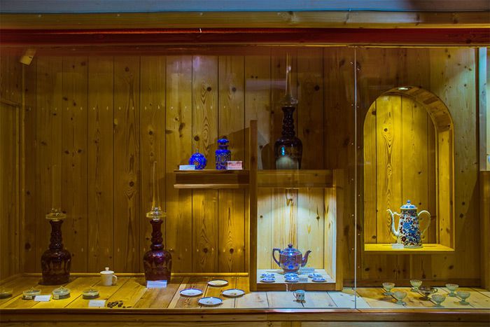 موزه تاریخ چای ایران، آرامگاه پدر چای ایران