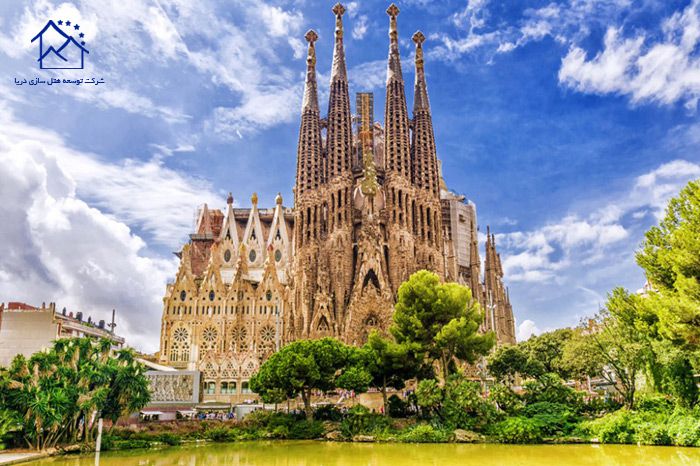 مهمترین جاهای دیدنی بارسلونا - کلیسای ساگرادا فامیلیا